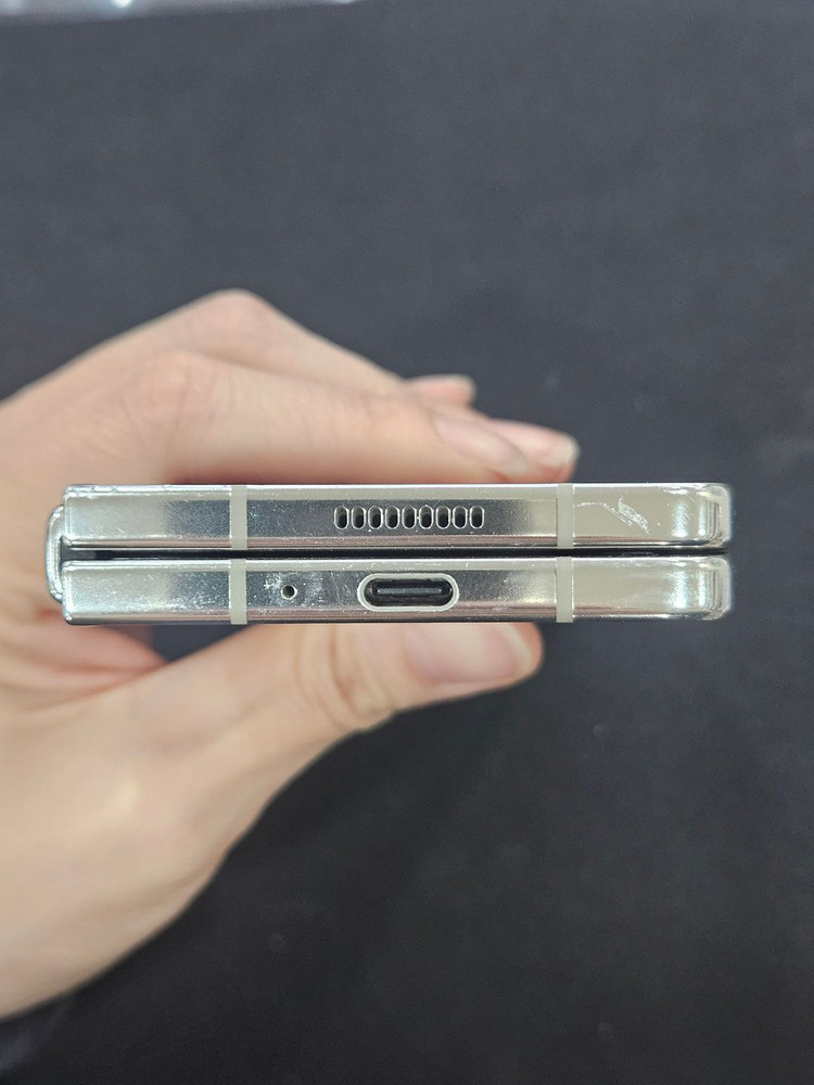 갤럭시Z폴드5 256GB 블루 이미지