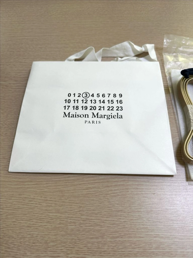 메종 마르지엘라 정품 파우치 새제품 판매합니다. 이미지