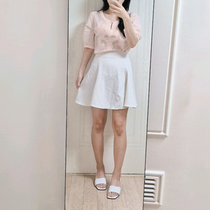 연핑크 자수 퍼프소매 블라우스 이미지