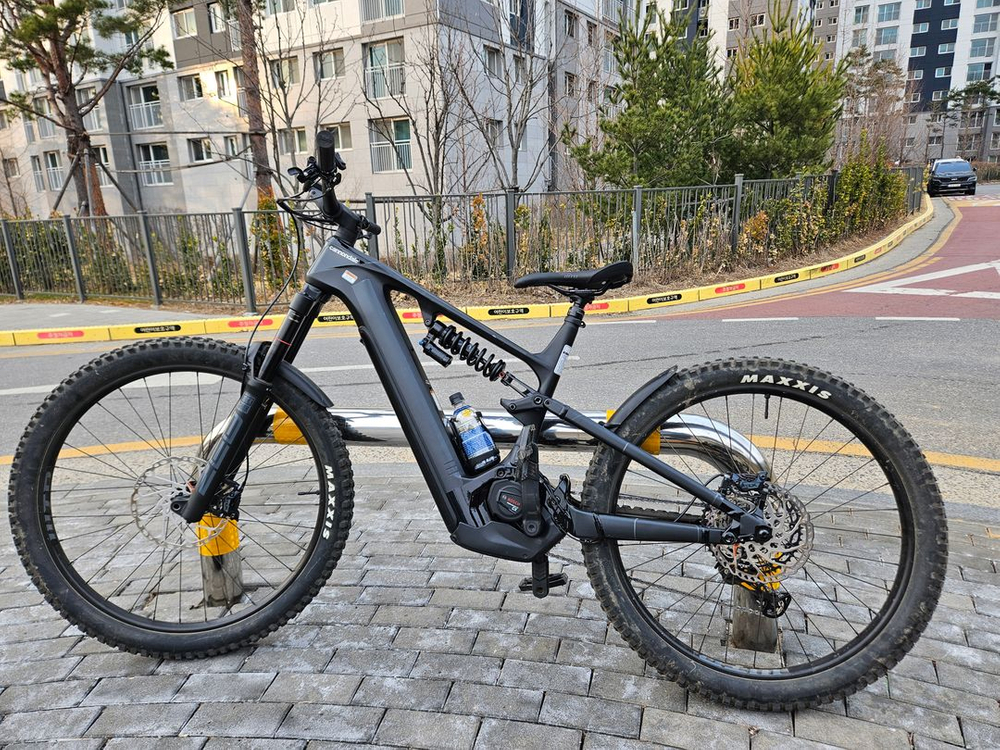캐논데일 모테라 네오 카본 LT2 L 사이즈 블랙 팝니다 전기MTB 이미지