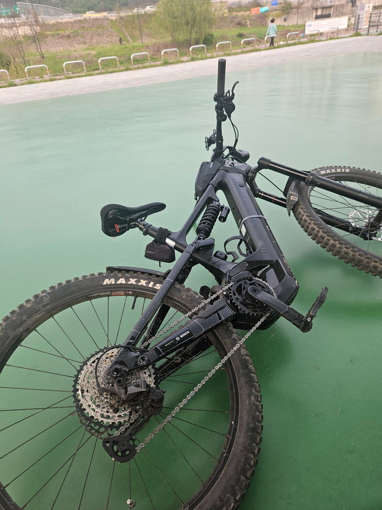 캐논데일 모테라 네오 카본 LT2 L 사이즈 블랙 팝니다 전기MTB 이미지