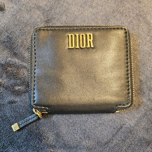 [정품/급매] 디올(Dior) 블랙 레더 로고 지퍼 카드지갑 이미지