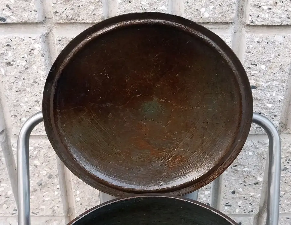 (중고)무쇠 가마솥 팝니다.(23cm/9인용)상태는 사용감 있지만 깨짐/크랙 전혀없구 양호하구요,(깨끗하게사용) 이미지