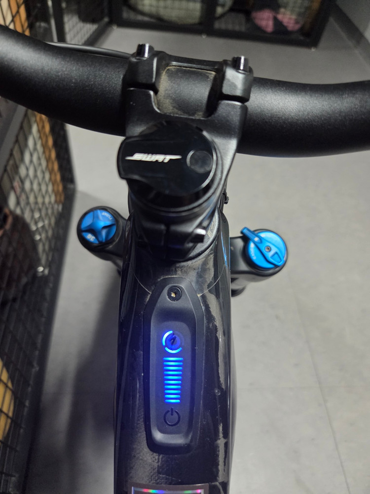 2020년식 Specialized Turbo Levo Expert Carbon 전기 산악자전거 이미지