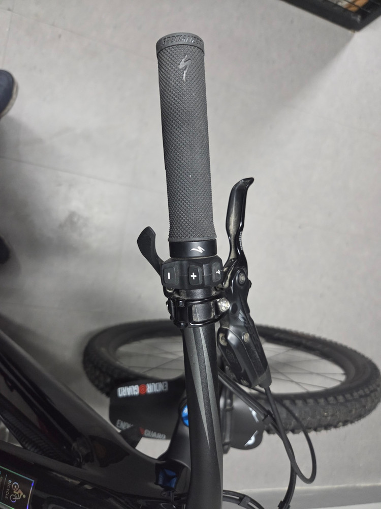 2020년식 Specialized Turbo Levo Expert Carbon 전기 산악자전거 이미지