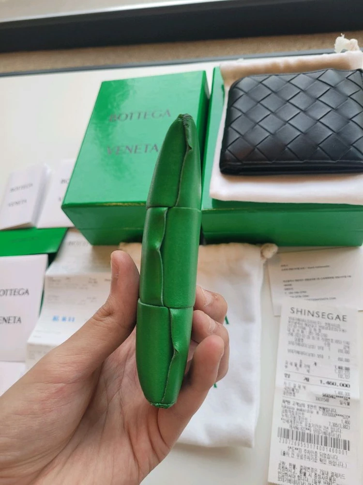 보테가베네타 카세트 카드지갑 그린 이미지