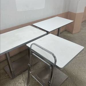 화이트톤 카페 테이블 팝니다. 이미지