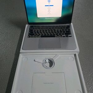 맥북 에어 13인치 16GB 512GB M3 실버 풀박스 이미지