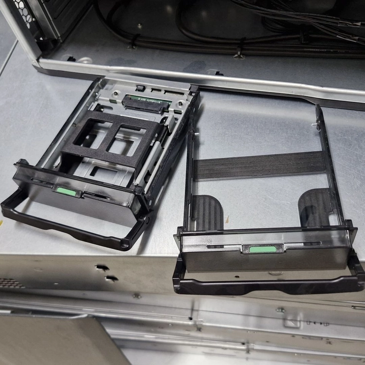 HP Z640 듀얼시피유 2x E5-2620V4 No RAM, No HDD 이미지