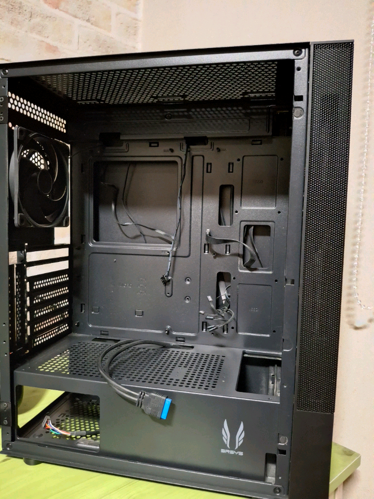 직거래만) 팬허브포함 3RSYS S100 QUIET(?!) 심플한 PC케이스 팝니다 이미지