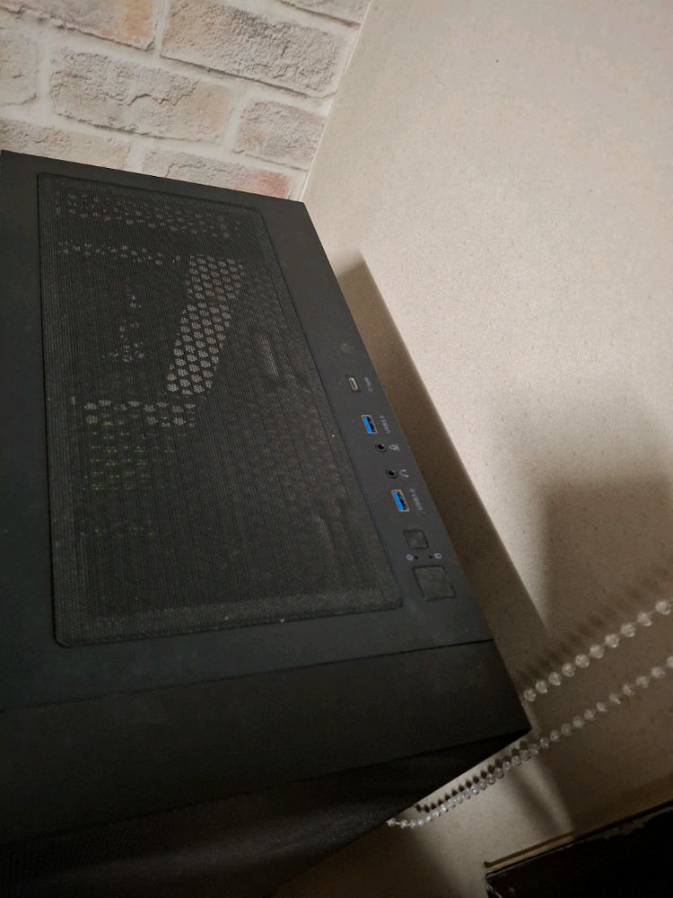 직거래만) 팬허브포함 3RSYS S100 QUIET(?!) 심플한 PC케이스 팝니다 이미지