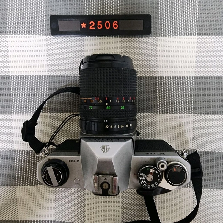 펜탁스 K-1000 필름카메라 35-70mm 줌렌즈 이미지