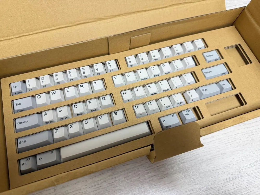 PFU HHKB Professional HYBRID 화이트 각인 키캡 이미지