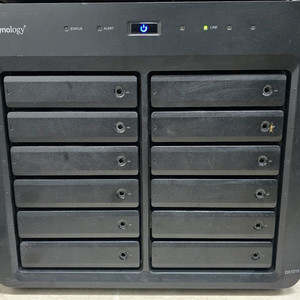시놀로지 DX1215 NAS 확장 장치 이미지