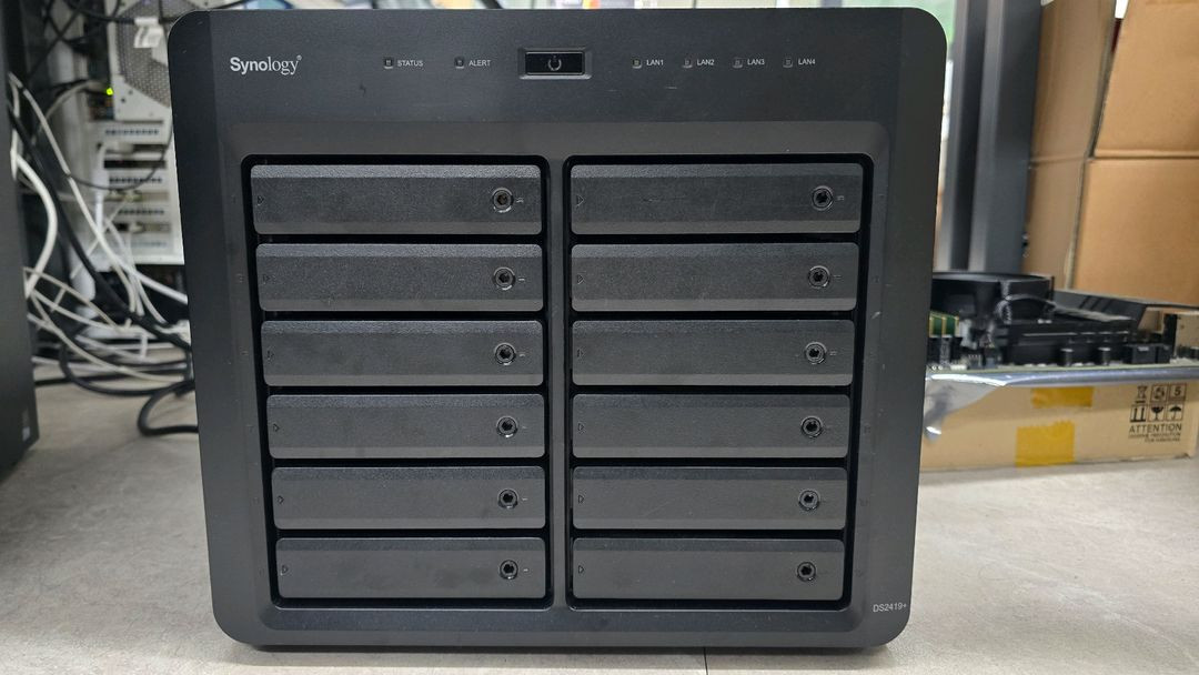 시놀로지 DX1215 NAS 확장 장치 이미지