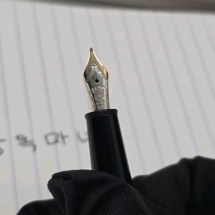 몽블랑 145 F촉 만년필 이미지