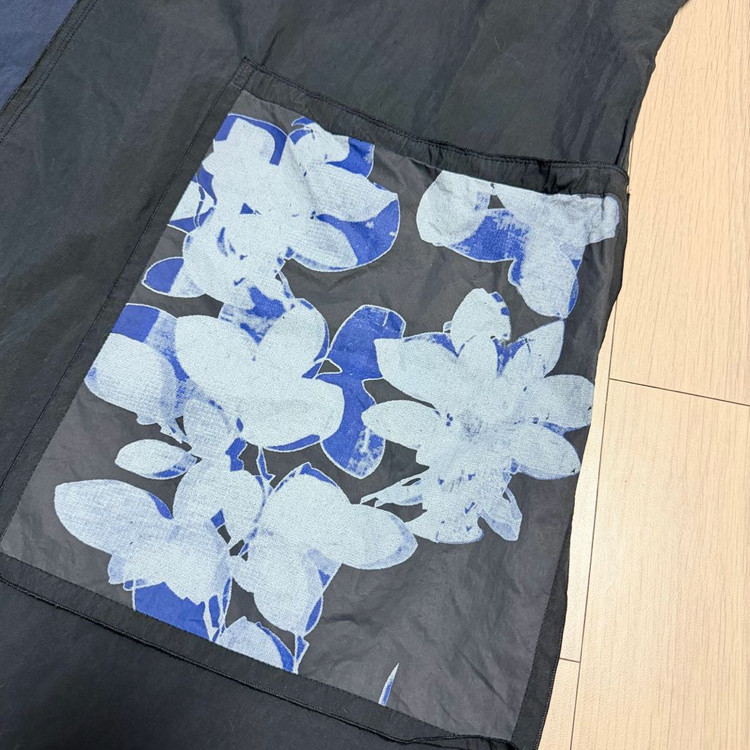 데무 박춘무 바스락 롱 반팔원피스 블랙 플라워프린팅포켓패치언발가오리나일론 이미지