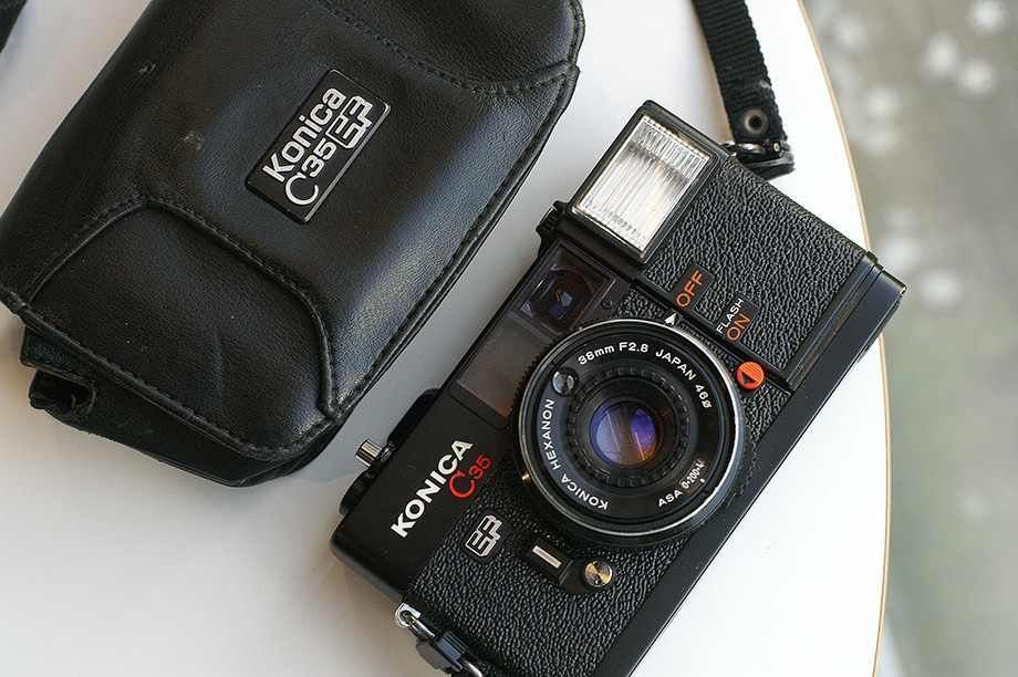 A급 코니카 KONICA C35EF (헥사논38mm 1:2.8)엔디워홀 카메라 팝니다 이미지