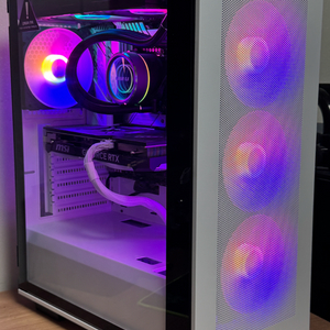 인텔 정품 i7-13700k / rtx4070 super 작업용 게이밍 컴퓨터 급처 이미지