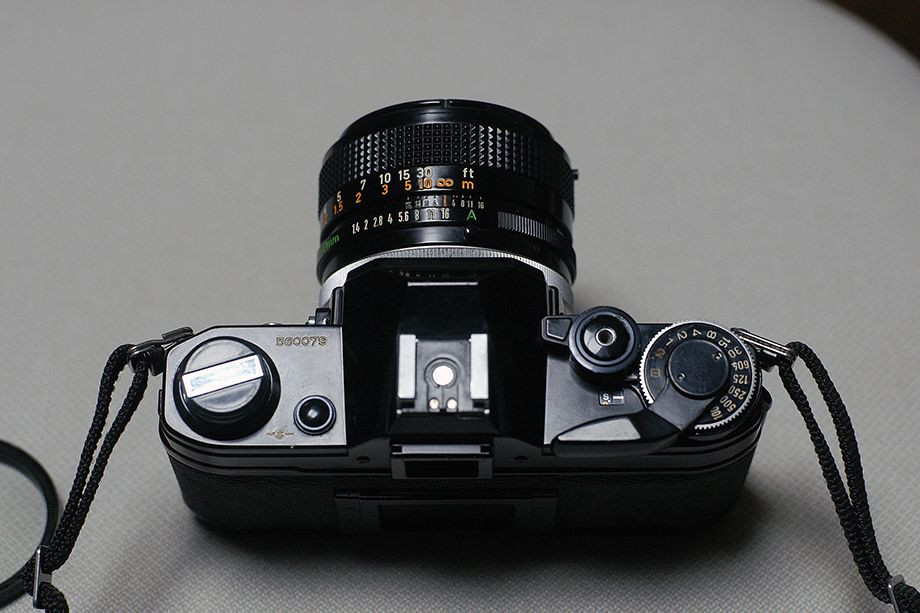 캐논 베스트셀러 AE-1(FD50mm 1.4 S.S.C ) 블랙버젼(케이스포함) 팝니다 이미지