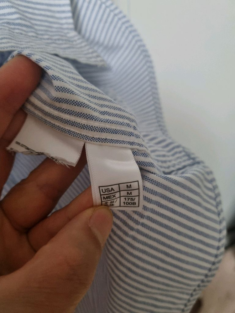 (새상품) 브룩스브라더스다양한 색상과 스트라이프 패턴이 조화로운 반팔 셔츠예요래귤러 핏사이즈는 M 이미지