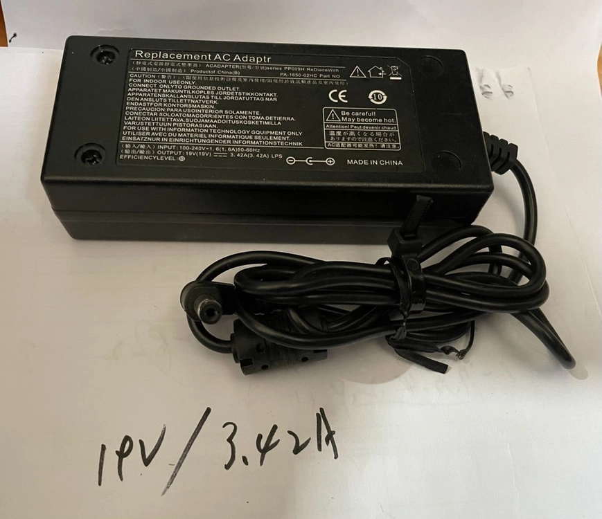 삼성노트북 19v ~ 18.5v 아답터 어댑터 팝니다 사진 확대하여 참고하시고 문의 주세요 가격 조정 가능합니다. 이미지