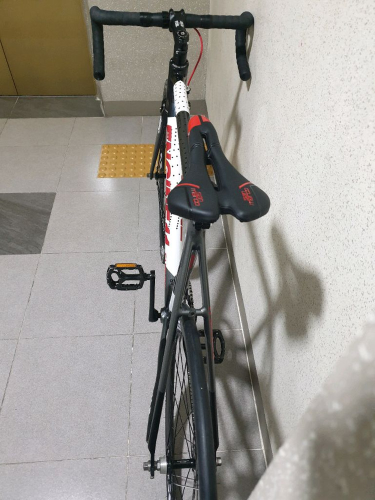 엔진11크릿디 네온차콜 커버업 픽시자전거 이미지