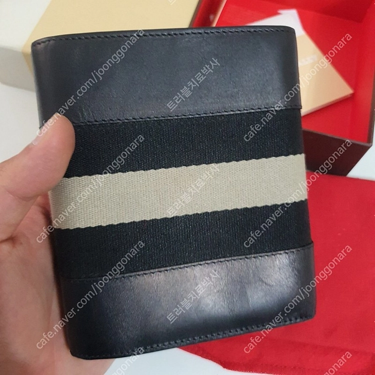 정품 발리 삼선 포켓 중지갑 이미지