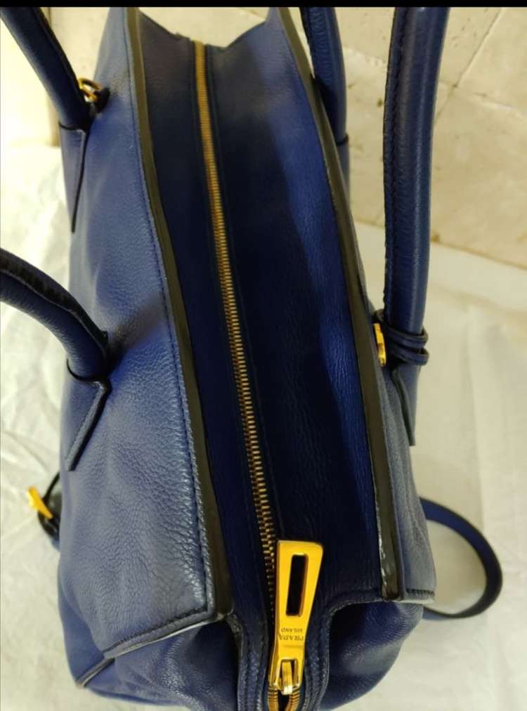 프라다 비텔로 다이노(Vitello Daino) 토트 겸 숄더백 이미지