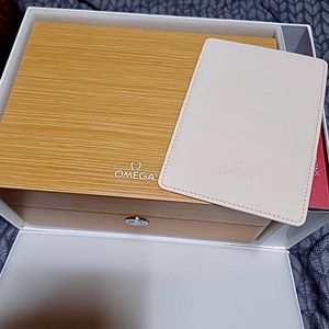 정품 오메가 시계 원목 케이스 + 보증서카드지갑 워치 박스 이미지