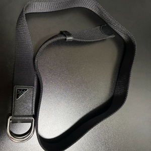 프라다 벨트 판매합니다. 이미지