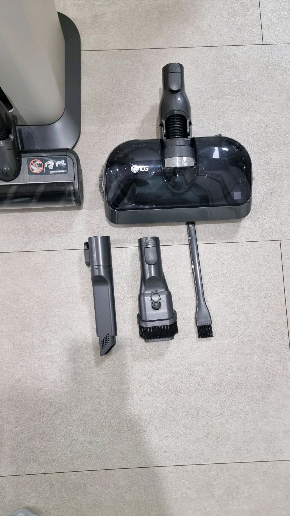 LG오브제 무선청소기. 풀세트. 판매합니다 배터리새거 이미지