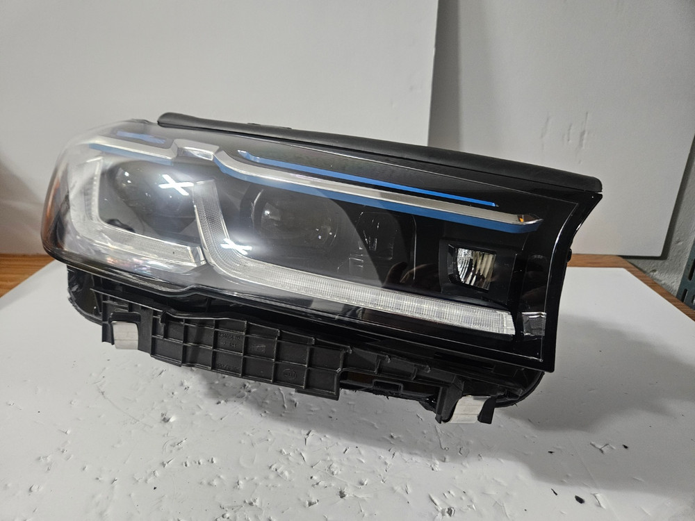 BMW 5 Series G30, G31, F90 LCI Laser 이미지