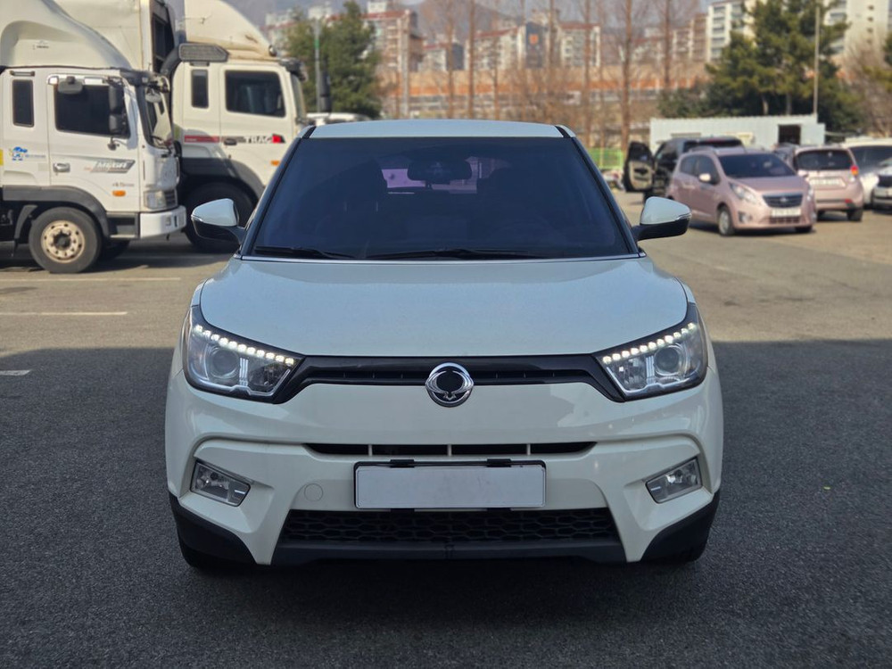티볼리 가솔린 VX 2WD 화이트 이미지
