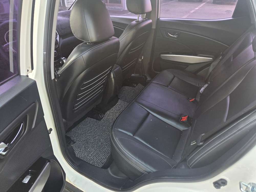 티볼리 가솔린 VX 2WD 화이트 이미지
