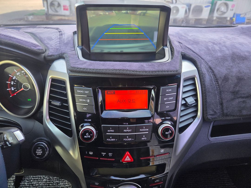 티볼리 가솔린 VX 2WD 화이트 이미지