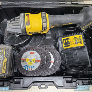 디월트 DCG418 60V MAX 브러쉬리스 충전 앵글 그라인더 세트 이미지