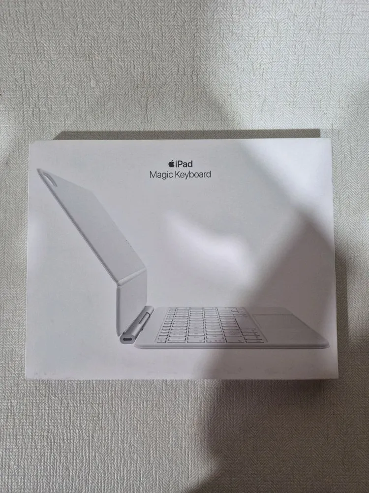 Apple 매직 키보드 아이패드 에어 11 M3 모델용 한국어 화이트 MDFV4KH/A 이미지