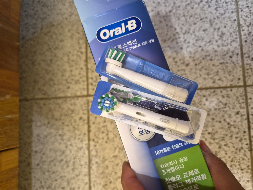 오랄비 크록스액션 전동칫솔모리필 이미지