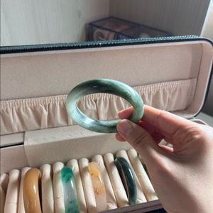 악세사리 천연옥팔찌 이미지