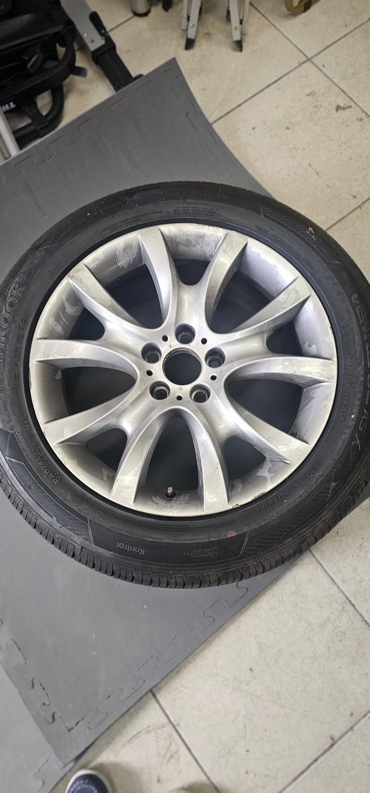 BMW X6 19인치 순정 휠 세트. 타이어 상태 좋아요...4세트 가격 입니다... 이미지