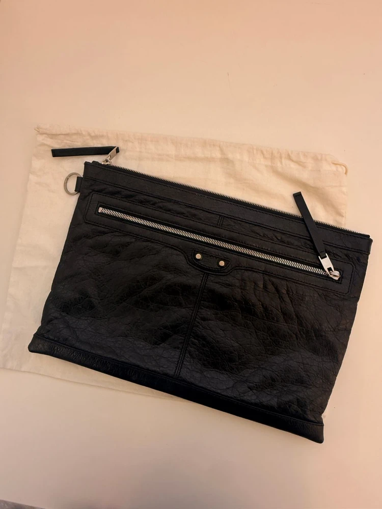 발렌시아가(BALENCIAGA) 클래식 모터 클립 레더 클러치백 이미지