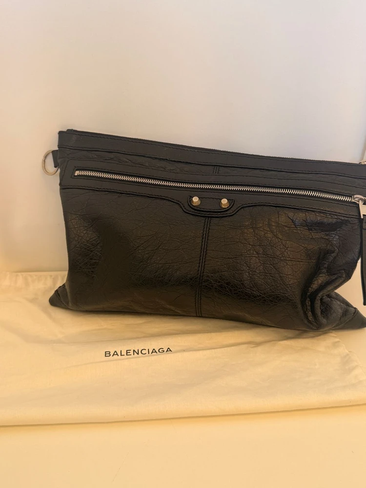 발렌시아가(BALENCIAGA) 클래식 모터 클립 레더 클러치백 이미지