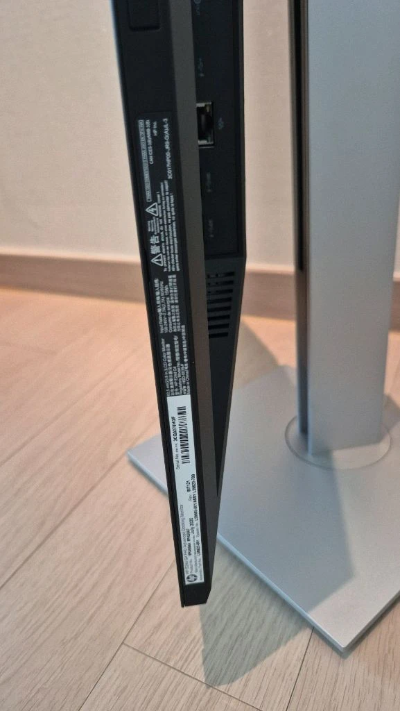 HP E24d G4 FHD USB-C 24인치 도킹 모니터 이미지