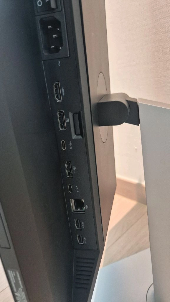 HP E24d G4 FHD USB-C 24인치 도킹 모니터 이미지