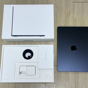 [급처]맥북에어 13인치 M2 미드나이트 / 8GB RAM / 512GB SSD 이미지