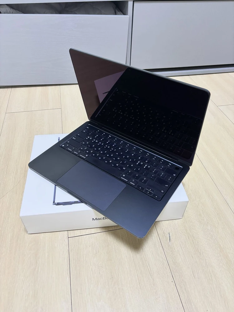 [급처]맥북에어 13인치 M2 미드나이트 / 8GB RAM / 512GB SSD 이미지