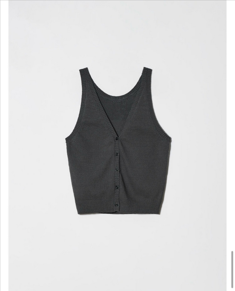다이애그널 V BASIC BUTTON KNIT VEST 팝니다 이미지
