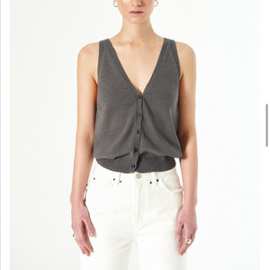 다이애그널 V BASIC BUTTON KNIT VEST 팝니다 이미지