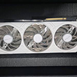 기가바이트 갤럭시 RTX 4070 Ti SUPER OC 화이트 이미지
